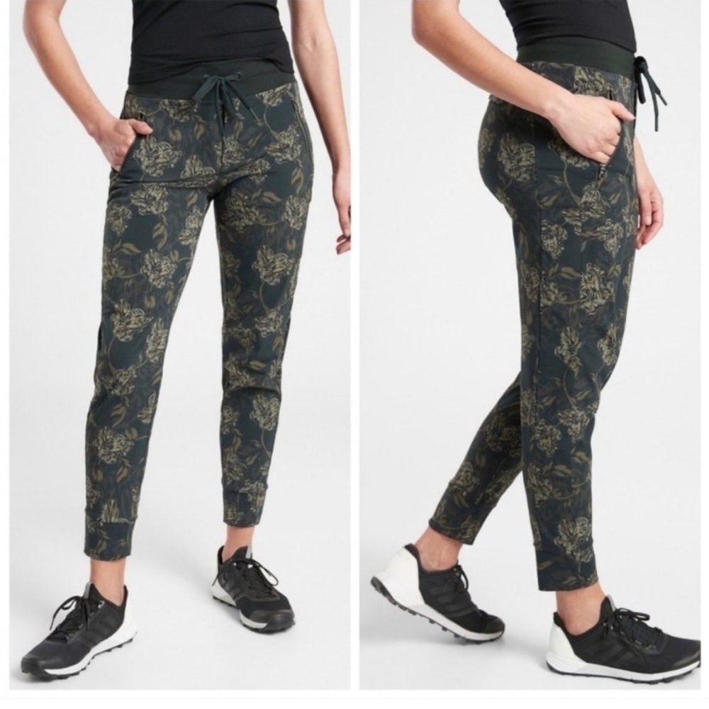 Athleta Trekkie North Floral Green Printed Joggers